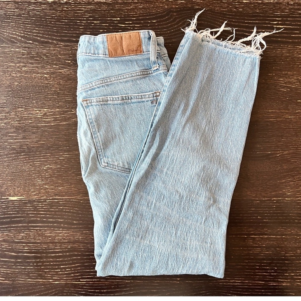 Madewell The Curvy Perfect Vintage Jean Light Wash Distressed Raw Hem Size 27